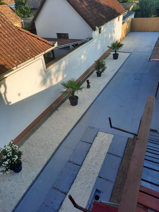 Galeria Vendeghaz Apartment Hajduszoboszlo Bagian luar foto