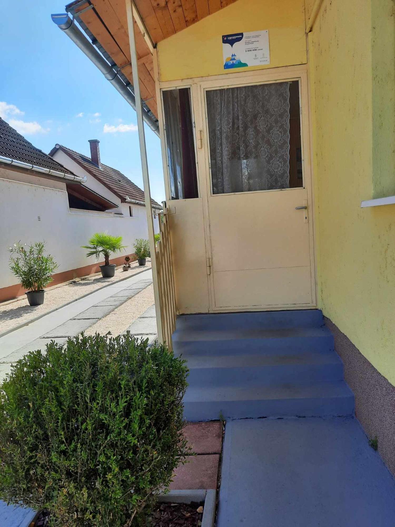 Galeria Vendeghaz Apartment Hajduszoboszlo Bagian luar foto