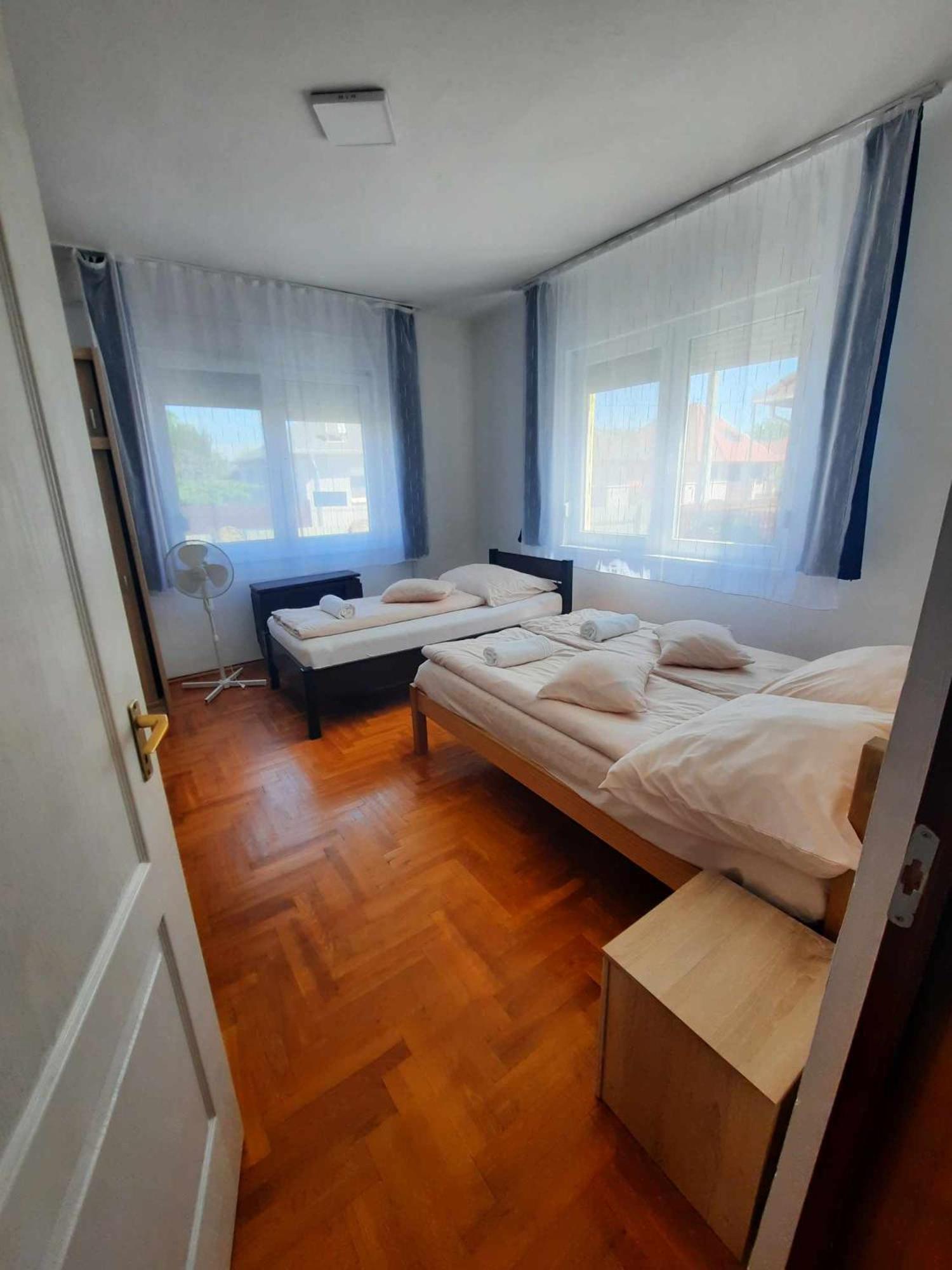 Galeria Vendeghaz Apartment Hajduszoboszlo Bagian luar foto