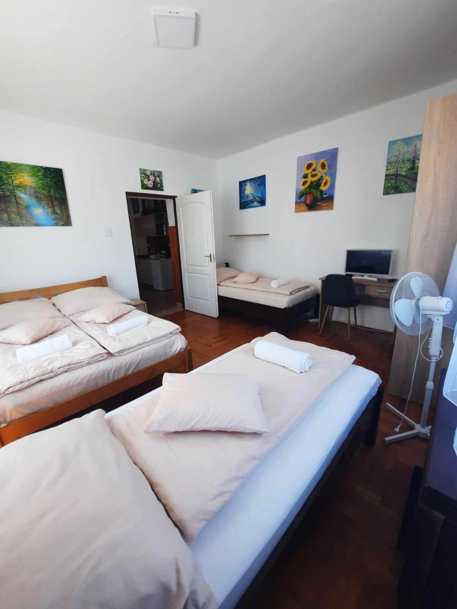 Galeria Vendeghaz Apartment Hajduszoboszlo Bagian luar foto